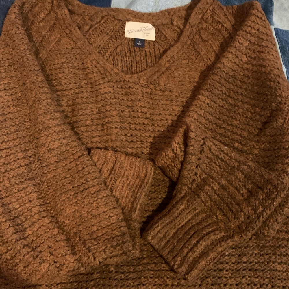 Universal thread sweater - Picture 2 of 2